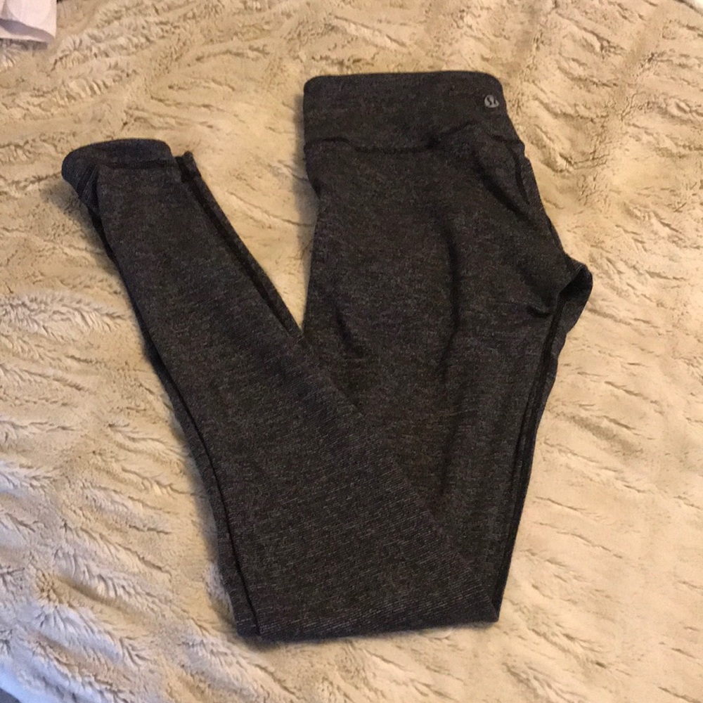 Lululemon wonderunder reversible legging. Size 6